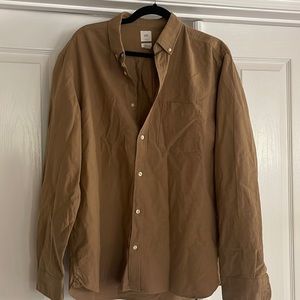 H&M men’s tan button down long sleeve